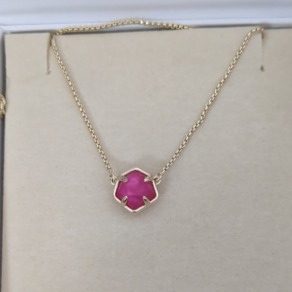 Kendra Scott Necklace